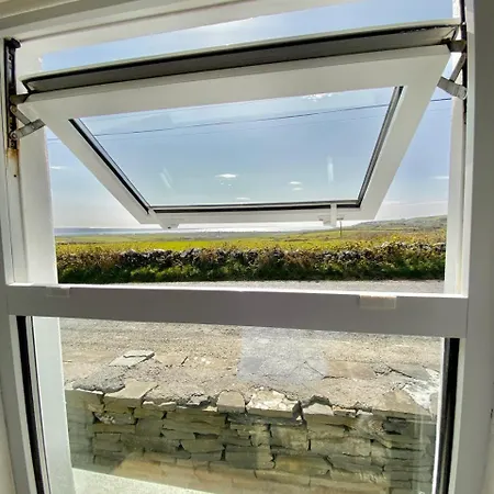 Ballyv House: Private Double With En-suite Bathroom, Breakfast, Near Cliffs Of Moher Bed and Breakfast Ballycotteen